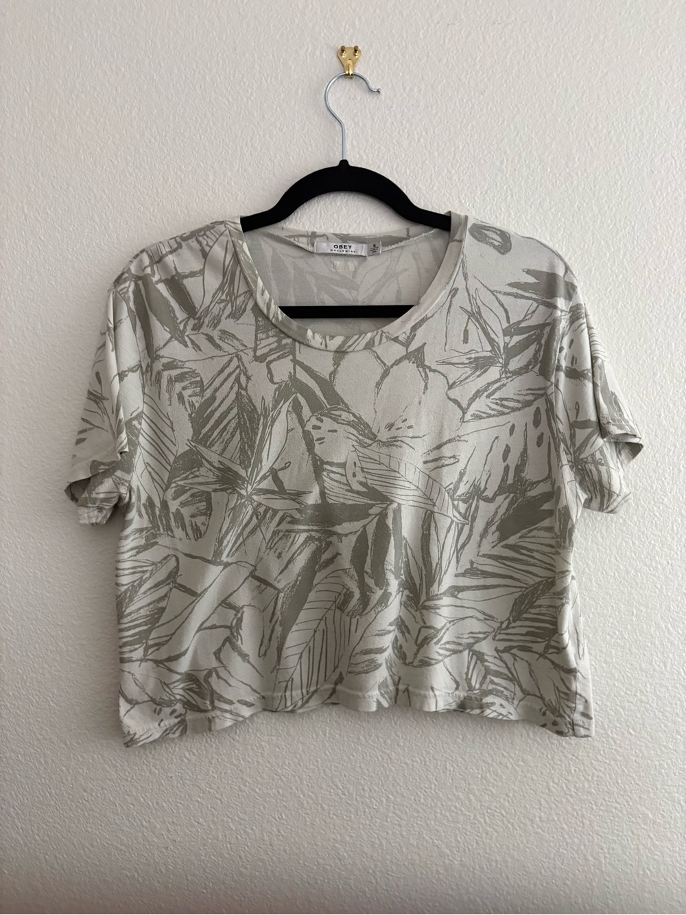Obey Light Gray Crop Tee with Gray Tropical Leaf Pattern